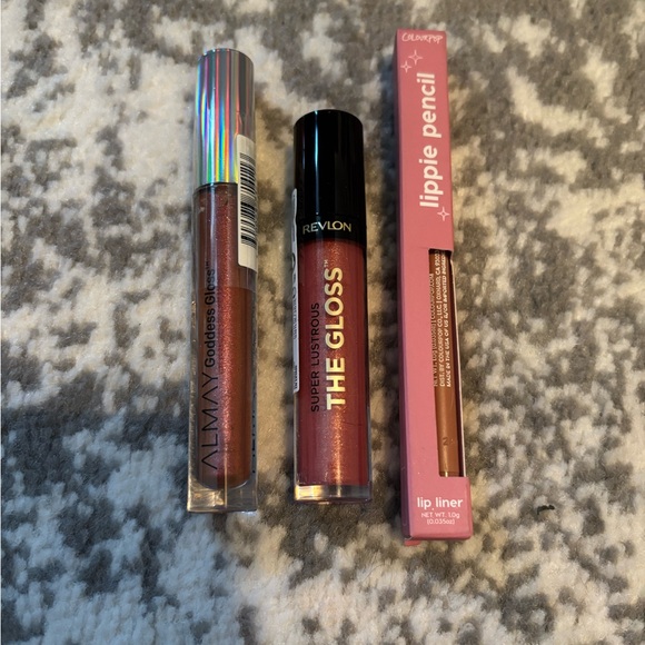 Makeup Bundle - Picture 2 of 5